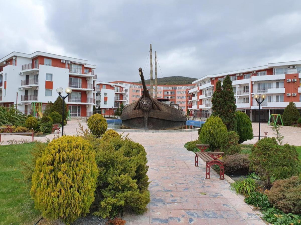 Fort Knox Privilege C-4 265 Apartment Sveti Vlas Eksteriør bilde